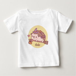 Camiseta Para Bebê Bruxa de Ourico-Cacheiro Fofo Voando num Vassoura