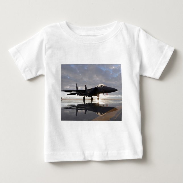 Camiseta Para Bebê Caça a Jato Sobre os Mares (Frente)
