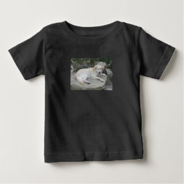 Camiseta Para Bebê Cachorro Descansando Em Uma Rocha