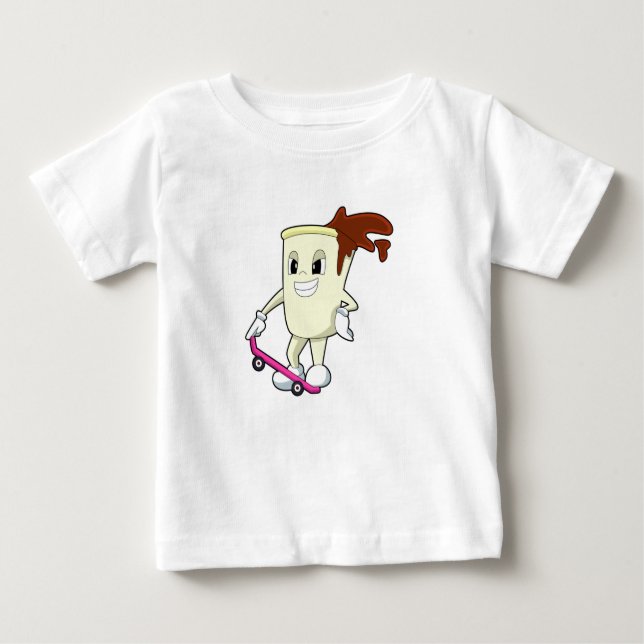 Camiseta Para Bebê Café como skater com skate (Frente)