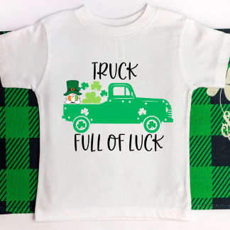 Camiseta Para Bebê Caminhão Cheio de Luck Green Gnomo com Irish Heart