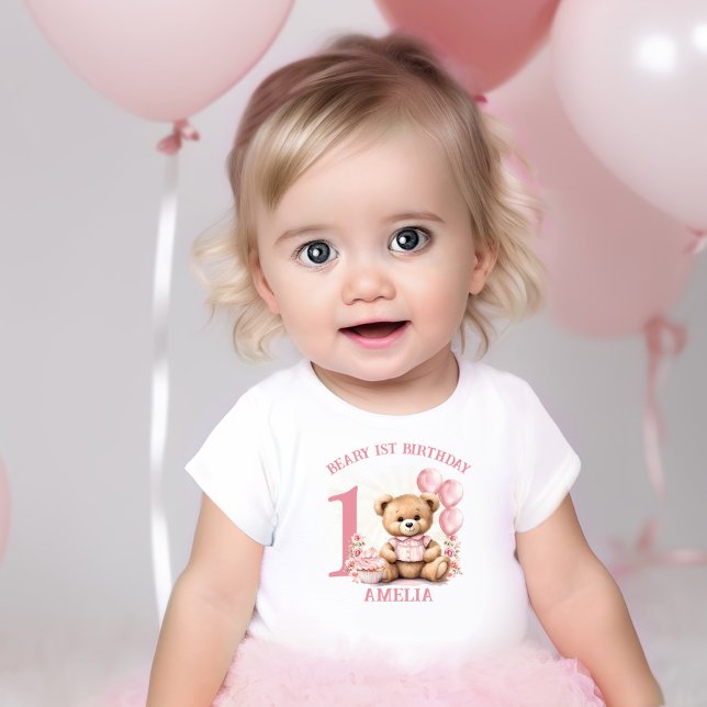 Camiseta Para Bebê Camiseta-bebê primeiro aniversario-Beary Rosa (Pink Beary 1st Birthday Girl Baby T-shirt)