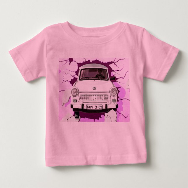 Camiseta Para Bebê Carro de Trabant e muro de Berlim (Frente)