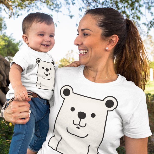 Camiseta Para Bebê Cartoon Teddy Bear (Smiling mom and baby in teddy bear tshirt)
