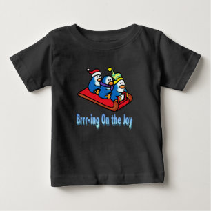 Camiseta Para Bebê Cena de Férias de Inverno para Dormir Pinguins