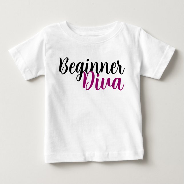 Camiseta Para Bebê Citação de Diva Iniciante Fofo e Sassy (Frente)