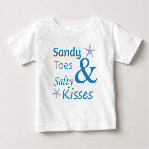 Camiseta Para Bebê Citação de Sandy Toes e Salty Kisses Beach Life