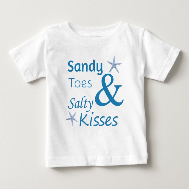Camiseta Para Bebê Citação de Sandy Toes e Salty Kisses Beach Life (Frente)