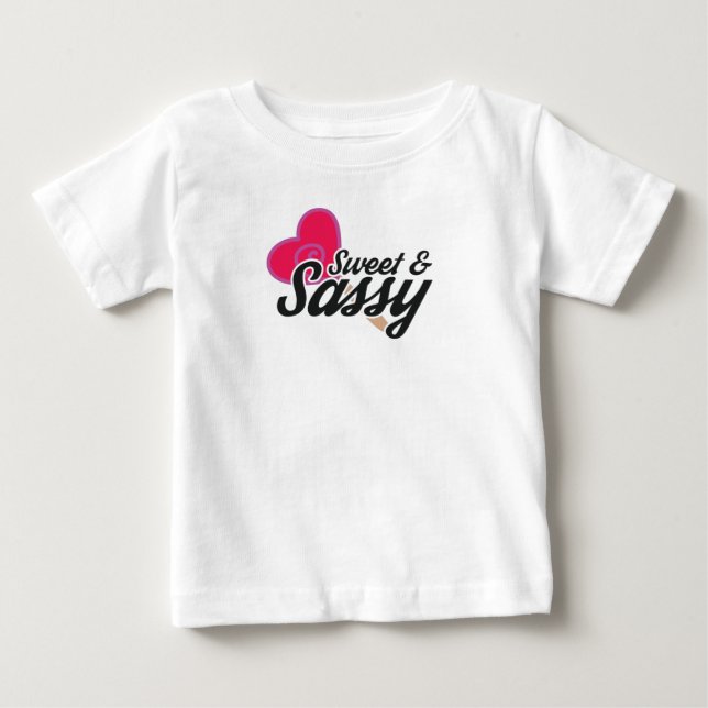 Camiseta Para Bebê Citações de Novidade Doce e Atitude (Frente)