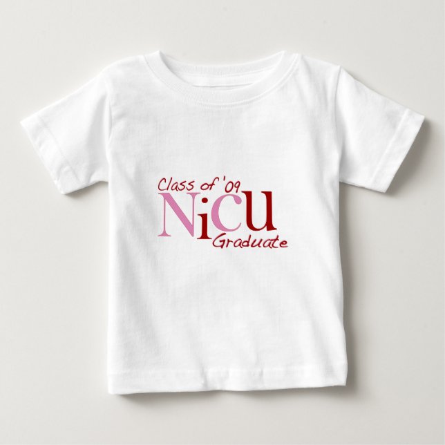Camiseta Para Bebê Classe de Formando NICU de '09 (rosa) (Frente)