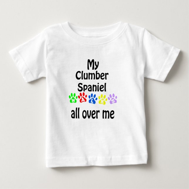 Camiseta Para Bebê Clumber Spaniel Walks Design (Frente)