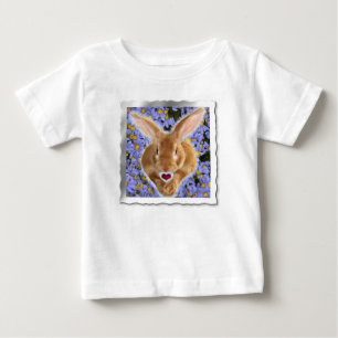Camiseta Para Bebê Coelhinho Adorável com Cardíaco Doce