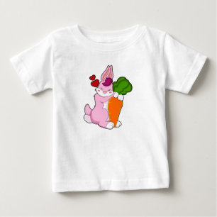 Camiseta Para Bebê Coelho com Cenoura e Coração