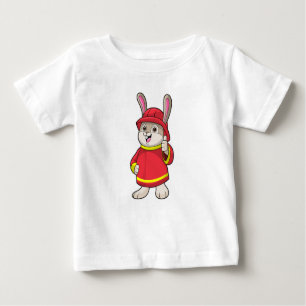 Camiseta Para Bebê Coelho como Bombeiro com Capacete