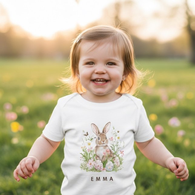 Camiseta Para Bebê Coelho de Páscoa Personalizado com Nome do Bebê (Criador carregado)