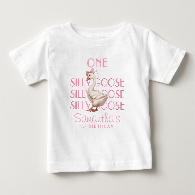 Camiseta Para Bebê Coquete Rosa Uma Menina Gansa Boba Aniversário de  (Frente)