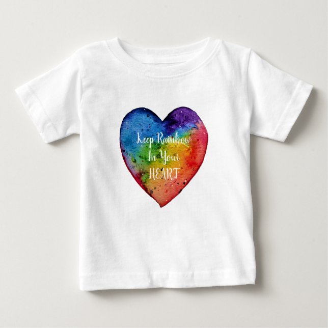 Camiseta Para Bebê Coração de Arco-íris em Aquarela Fofa (Frente)
