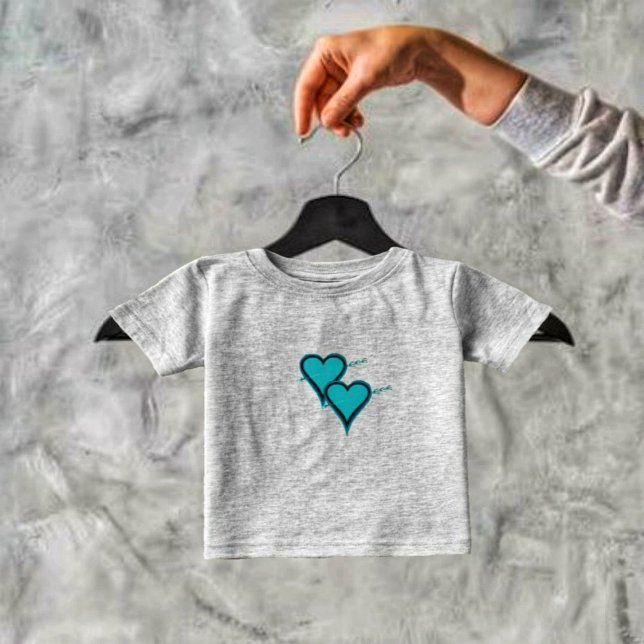 Camiseta Para Bebê Coração e Seta Turquesa (Express a mother's special love for her baby, with this Turquoise Heart & Arrow Toddler's T-Shirt!)