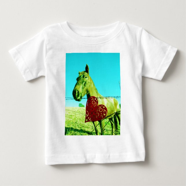 Camiseta Para Bebê Coração Vermelho e Cavalo (Frente)