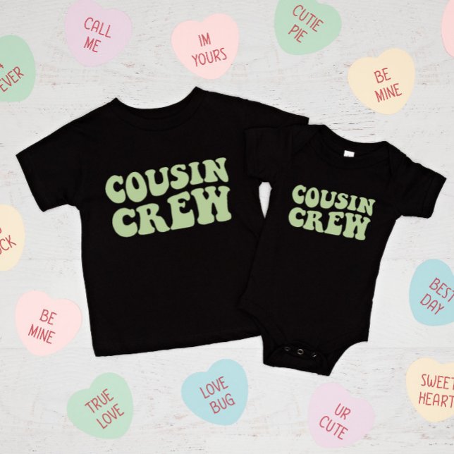 Camiseta Para Bebê Cousin Crew | Família De Acondicionamento De Oliva (Criador carregado)