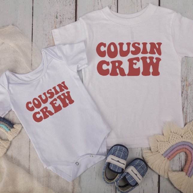 Camiseta Para Bebê Cousin Crew | Família Maroon Matching (Criador carregado)