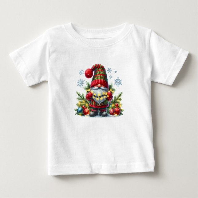 Camiseta Para Bebê Cozy Christmas Gnome Art – Festive Holiday (Frente)