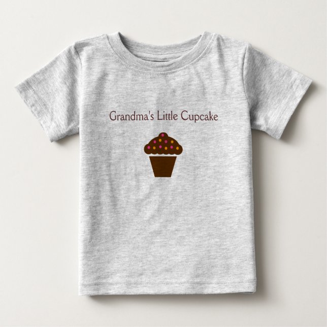 Camiseta Para Bebê "Cupcake Pequeno da Vovó" - roupa adorável para be (Frente)