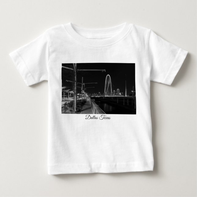 Camiseta Para Bebê Dallas Evening Walk Greyscale (Frente)
