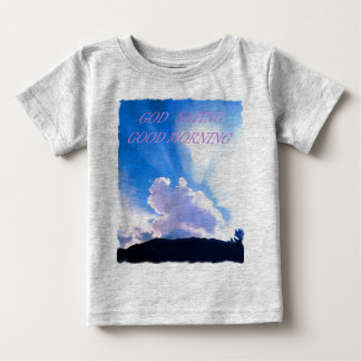 CAMISETA PARA BEBÊ DEUS DIZENDO BOA MANHÃ