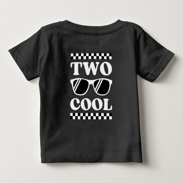 Camiseta Para Bebê Dois segundos aniversários Legal (Verso)