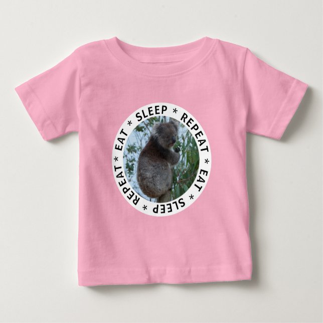 Camiseta Para Bebê Dormir Repita Engraçada Koala em uma árvore (Frente)