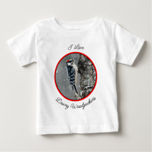 Camiseta Para Bebê Downy Woodpecker em Neve - Foto Original