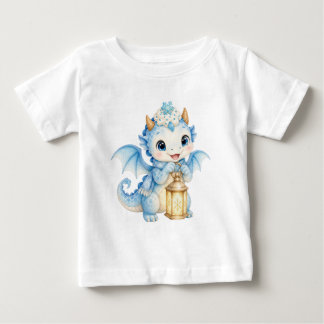 Camiseta Para Bebê Dragão de Bebê Caprichoso de Inverno Segurando Lan