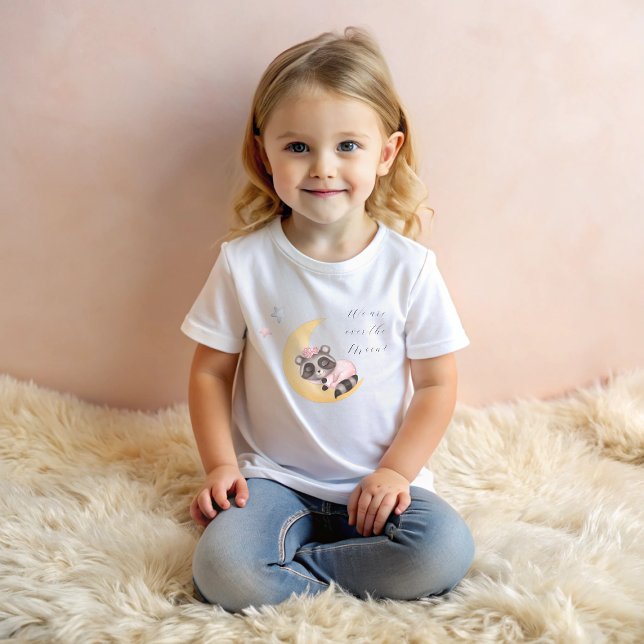 Camiseta Para Bebê Dreamy sobre o Chá de fraldas Moon Raccoon Girl (Dreamy Over the Moon Raccoon Girl Baby Shower Baby T-Shirt)