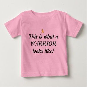 Camiseta Para Bebê É assim que uma GUERRA se parece! (A rosa)