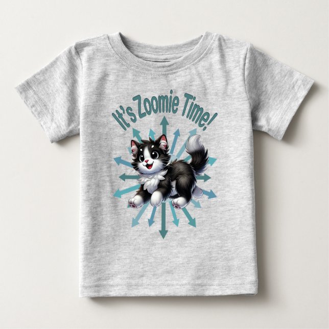 Camiseta Para Bebê É Zoomie Time White Black & White Cat (Frente)