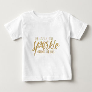 Camiseta Para Bebê Ela Sai Um Pouco.