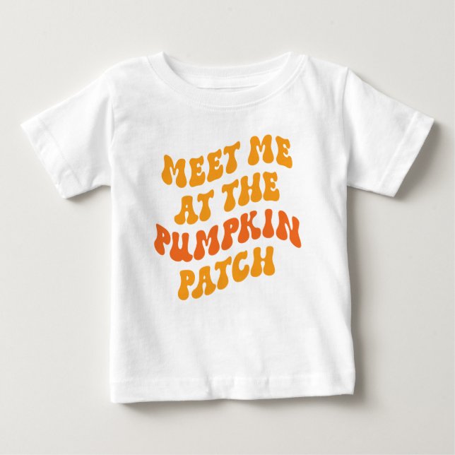 Camiseta Para Bebê Encontre-Me No Pumpkin Patch (Frente)
