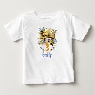 Camiseta Para Bebê Entrando na Nome Personalizado e Idade Abelha Fofa