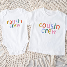 Equipe de Primos Coloridos Combinando Família
