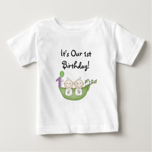 Camiseta Para Bebê Ervilhas dos gêmeos em um primeiro aniversário do