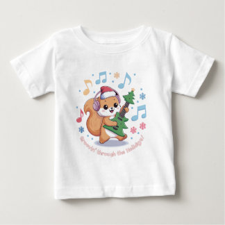 Camiseta Para Bebê Esquilo Festivo tocando guitarra cercada de neve