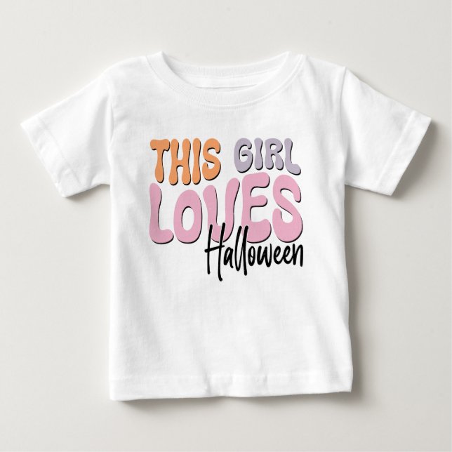 Camiseta Para Bebê Essa Garota Ama o Halloween (Frente)