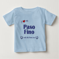 Eu amo meu Paso Fino (o cavalo fêmea)