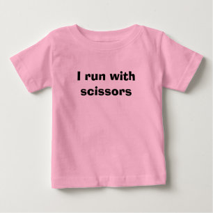 Camiseta Para Bebê Eu funciono com tesouras
