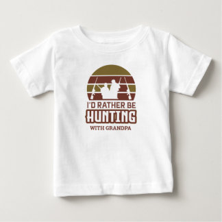 Camiseta Para Bebê Eu Preferiria Caçar com o Vovô