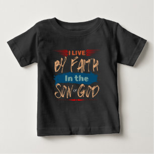 Camiseta Para Bebê Eu Vivo Pela Fé Deus Cristo Bíblia Gratidão