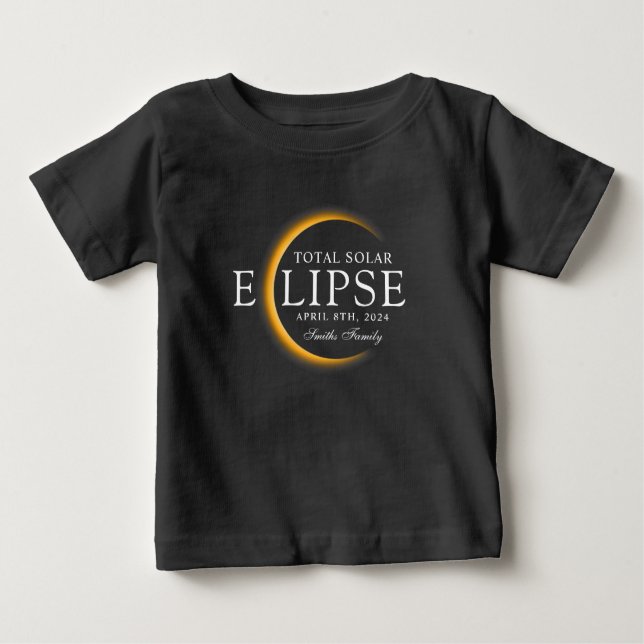 Camiseta Para Bebê Família de Eclipse Solar Total 2024 Dourada e Pret (Frente)