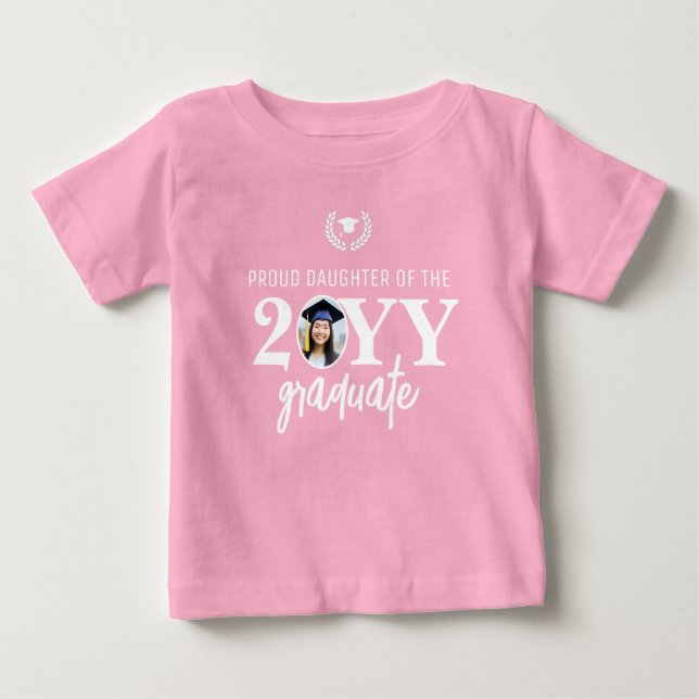 Camiseta Para Bebê Família Orgulhosa Moderna Personalizada do Formand (Frente)