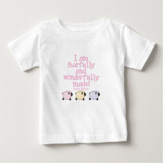 Camiseta Para Bebê Feito temìvel e maravilhosamente - rosa